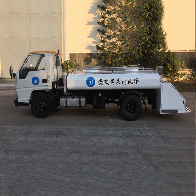 U&ccedil;ak Su Servis Kamyonu