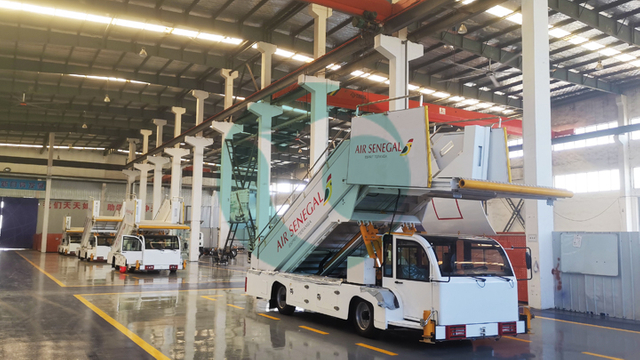  Vliegtuigpassagierstrappen