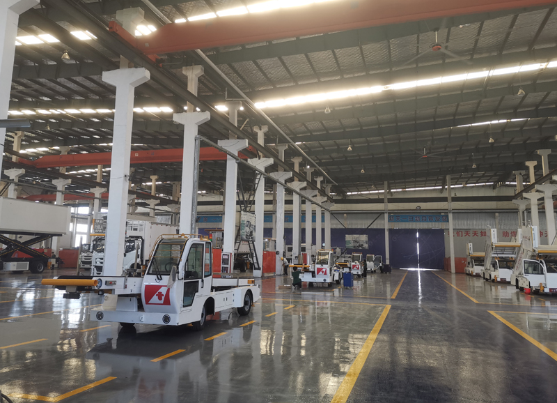 Maes Awyr Tynnu Tractor